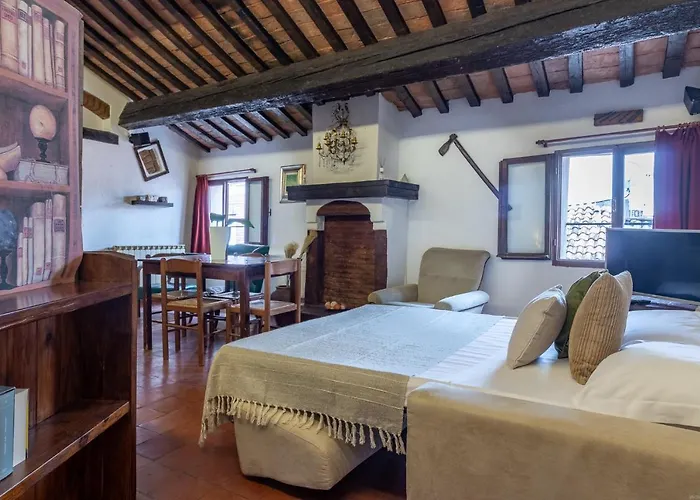 Guesthost - Centro Petite Феррара